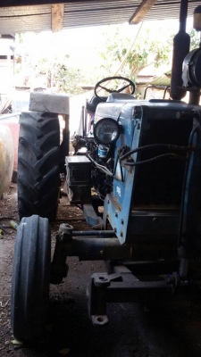 ขายรถไถฟร์อด อุปกรณ์ดันหน้า ผานหลัง เครื่องดี ช่วงล่างดี ทำงานคล่อง สภาพพร้อมใช้งาน โทร090-8588220คุณนะ ID:narong498 หรือwww.truck.in.th/498 หรือFB:ณรงค์ ซื้อขายรถมือสอง(เว็บไซต์ส่วนตัว)