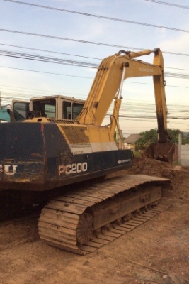ขายรถแบคโฮ KOMATSU. PC 200-5 s/n 6x,xxx  คอนโทลสั้น, ตัวเดินจีบ