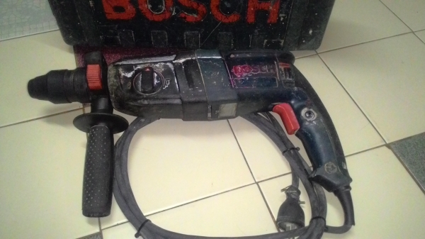 ขายสว่านระบบเจาะกระแทกปูนยี่ห้อBoschรุ่นGBH2-26DFR3ระบบรุ่นใหญ่ปรับเดินหน้าถอยหลังได้สภาพพร้อมใช้งานของแท้คับ
