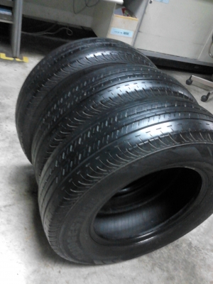 215/70R15 BRIDGESTONE DURAVIS R611 มี 3 เส้น   TEL.081-427-3941