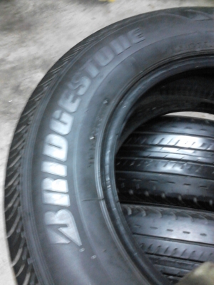 215/70R15 BRIDGESTONE DURAVIS R611 มี 3 เส้น   TEL.081-427-3941
