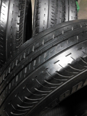 215/70R15 BRIDGESTONE DURAVIS R611 มี 3 เส้น   TEL.081-427-3941