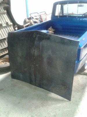 ขายฝากระโปรงดัทสัน 620 พร้อมคิ้วฝากระโปรงด้วยครับ