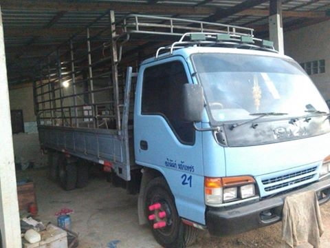 ขายรถบรรทุก6ล้อ ISUZU NPR 120แรง ปี39ฝาขาว ยาว5เมตร เครื่องดี คัชซีสวย ภายในสวย แอร์เย็น สภาพพร้อมใช้งาน เอกสารพร้อมโอน สนใจโทร090-8588220คุณนะ ID:narong498 หรือwww.truck.in.th/498 หรือFB:ณรงค์ ซื้อขายรถมือสอง(เว็บไซต์ส่วนตัว)