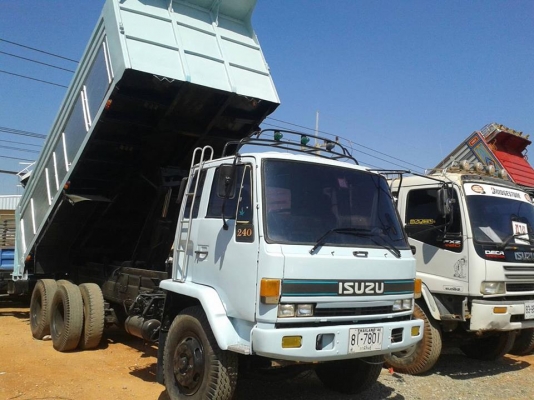 ขายดั้ม10ล้อ2เพลา ISUZU ร็อกกี้210แรง  เครื่องดี คัชซีสวย ยางดี10เส้น ภายในสวย แอร์เย็น สภาพพร้อมใช้งาน เอกสารพร้อมโอน จัดไฟแนนซ์ได้ เงื่อนไขง่ายๆวันเดียวรับรถ สนใจโทร090-8588220คุณนะ ID:narong498 หรือ www.truck.in.th/498 หรือFB:ณรงค์ ซื้อขายรถมือสอง(เว็บ