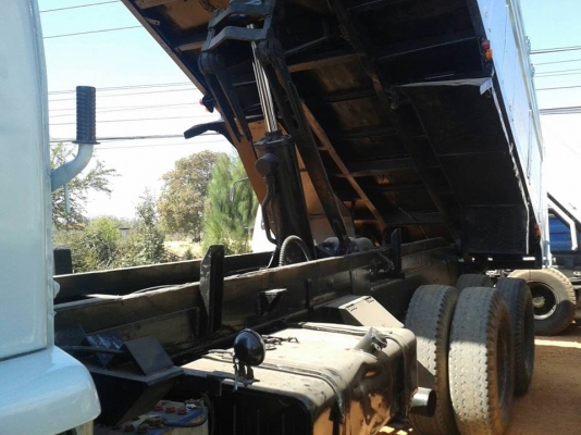 ขายดั้ม10ล้อ2เพลา ISUZU ร็อกกี้210แรง  เครื่องดี คัชซีสวย ยางดี10เส้น ภายในสวย แอร์เย็น สภาพพร้อมใช้งาน เอกสารพร้อมโอน จัดไฟแนนซ์ได้ เงื่อนไขง่ายๆวันเดียวรับรถ สนใจโทร090-8588220คุณนะ ID:narong498 หรือ www.truck.in.th/498 หรือFB:ณรงค์ ซื้อขายรถมือสอง(เว็บ