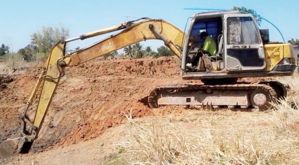 KOBELCO MARK III SK 120 เครื่องเดิมๆปั๊มเดิมพร้อมทำงานได้เลยครับ ภายในเก๋งคอนโทรลง่ายคล่องตัวดี ทำงานได้เร็ว ไฟฟ้าหน้าจอตัด ภายนอกบูมอาร์มมีปะนิดหน่อยครับ เอวแน่น ช่วงล่างโดยรวมประมาณ 60\% พร้อมทำงานได้เลย เอกสารสัญญาซื้อขาย ราคาต่อรองได้ครับ KOBELCO MARK III SK 120 เครื่องเดิมๆปั๊มเดิมพร้อมทำงานได้เลยครับ ภายในเก๋งคอนโทรลง่ายคล่องตัวดี ทำงานได้เร็ว ไฟฟ้าหน้าจอตัด ภายนอกบูมอาร์มมีปะนิดหน่อยครับ เอวแน่น ช่วงล่างโดยรวมประมาณ 60\% พร้อมทำงานได้เลย เอกสารสัญญาซื้อขาย ราคาต่อรองได้ครับ