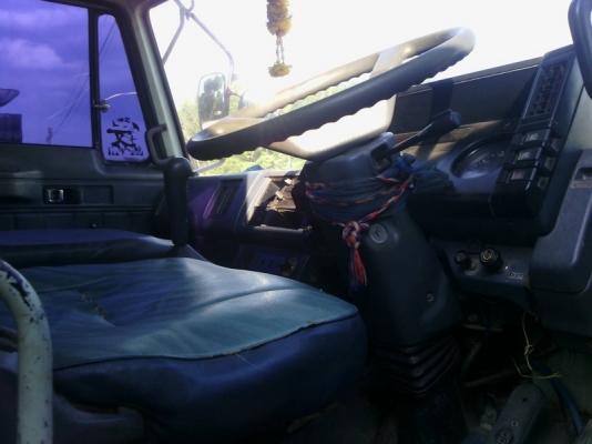 รถอีซูซุ 6 ล้อดั้ม FTR  195 แรงม้า. ปี 38  สนใจติดต่อ 081 - 6079515