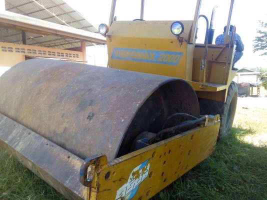 ขายด่วนรถบดVIBOMAXมีเล่มทะเบืยน2เพลาสั่นสเทียนรถสวย