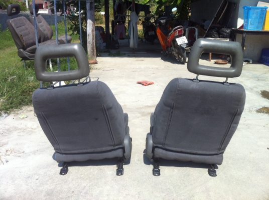 ขายเบาะ isuzu mu ไว้ใส่ มังกร ดราก้อน คามีโอ คู่ ละ3000บาท