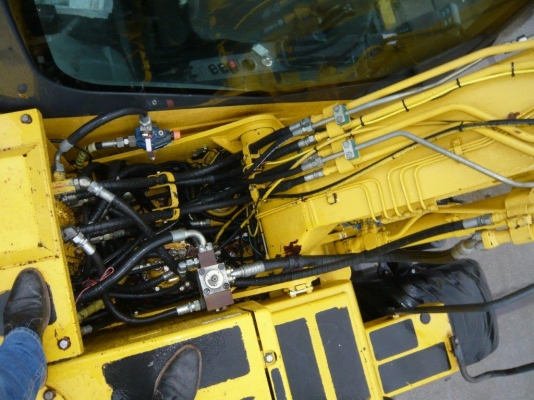 รถขุดล้อยาง Komatsu PW 130-7K #K40083F EU machine สนใจโทร. 080-6565422 (หนิง)