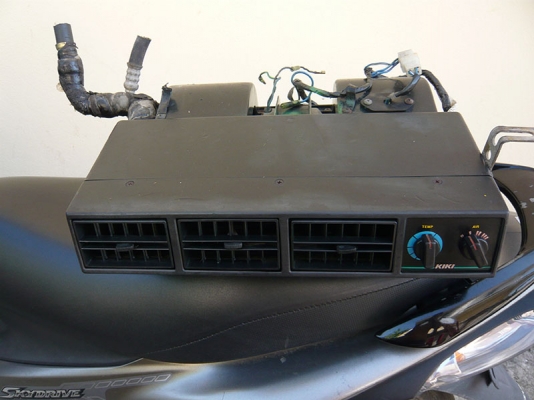 ขายตู้แอร์แขวนหน้าปรับได้แบบสามช่อง KIKI