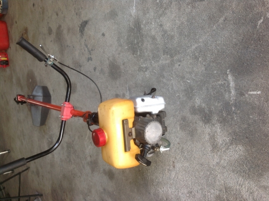 เครื่องตัดหญ้าญี่ปุ่น