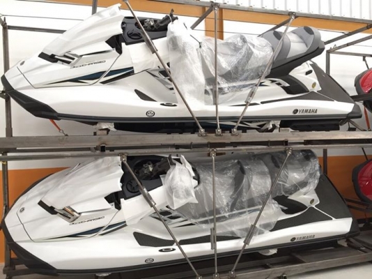 ขายเจ็ทสกีใหม่ ปีใหม่ 2015 YAMAHA/KAWASAKI ถูก พร้อมประกัน