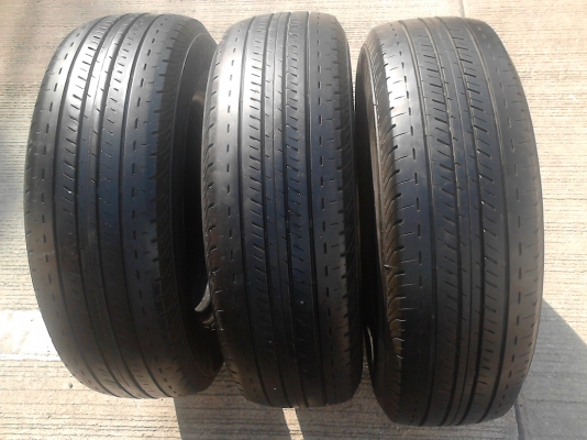 215/70R15 BRIDGESTONE DURAVIS R611  มี 3  เส้น  TEL.081-427-3941