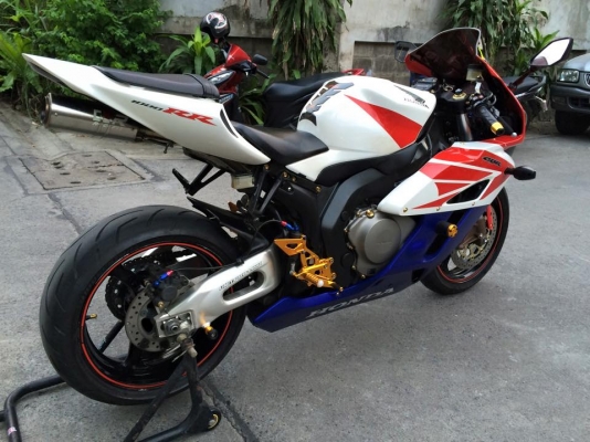 CBR 1000 RR ปี 05 แต่งเต็ม สพม 229,000 บาท รับซื้อขายแลกเปลี่ยนครับ