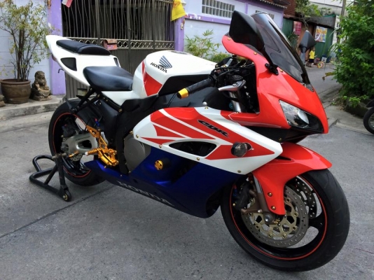 CBR 1000 RR ปี 05 แต่งเต็ม สพม 229,000 บาท รับซื้อขายแลกเปลี่ยนครับ