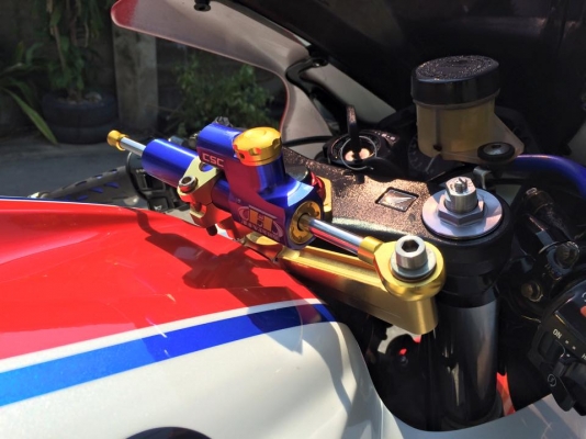 CBR 600 RR ปี 04 แต่งแน่นๆ ทะเบียนแท้ๆ 215,000 บาท รับซื้อขายแลกเปลี่ยนครับ CBR 600 RR ปี 04 แต่งแน่นๆ ทะเบียนแท้ๆ 215,000 บาท รับซื้อขายแลกเปลี่ยนครับ