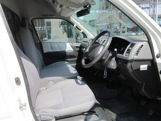 รถตู้ HIACE ภายในตกแต่ง VIP รถสวยพร้อมใช้