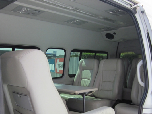 รถตู้ HIACE ภายในตกแต่ง VIP รถสวยพร้อมใช้