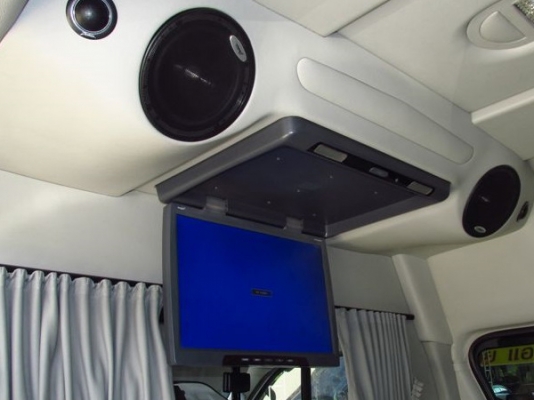 รถตู้ HIACE ภายในตกแต่ง VIP รถสวยพร้อมใช้