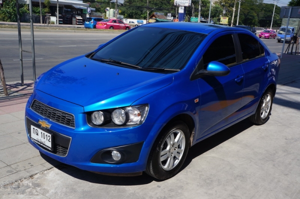CHEVROLET SONIC ปี 2013 รถสวย ไม่เคยทำสี มือเดียวออกห้าง เช็คศูนย์ตลอด รถขับดี ช่วงล่างดี ล้อ MAX แอร์เย็น รถพร้อมใช้งาน จัดไฟแนนได้ ฟรีดาวน์