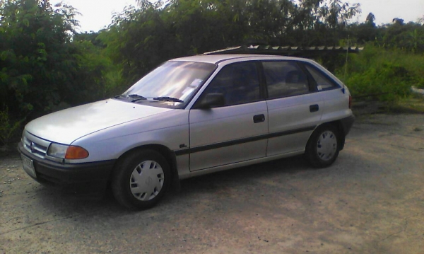 Opel Astra 5 ประตู เกียร์ธรรมดา รถบ้าน ไม่ค่อยได้ใช้ แก๊ซแล้ว