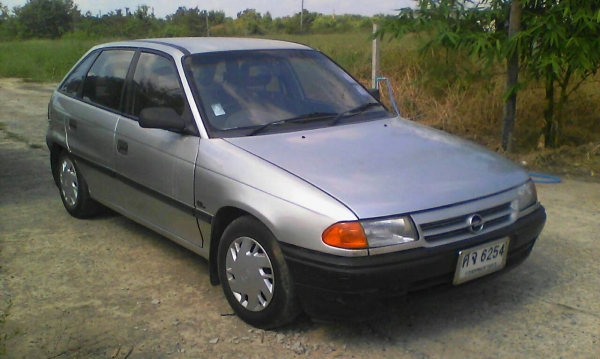 Opel Astra 5 ประตู เกียร์ธรรมดา รถบ้าน ไม่ค่อยได้ใช้ แก๊ซแล้ว Opel Astra 5 ประตู เกียร์ธรรมดา รถบ้าน ไม่ค่อยได้ใช้ แก๊ซแล้ว