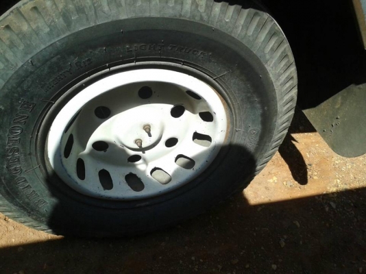 ขาย6ล้อISUZU NPR 135แรง เครื่องดี คัชซีสวย ภายในสวย ยางดี แอร์เย็น สภาพพร้อมใช้งาน เอกสารพร้อมโอน สนใจโทร090-8588220คุณนะ ID:narong498 หรือwww.truck.in.th/498 หรือFB:ณรงค์ ซื้อขายรถมือสอง(เว็บไซต์ส่วนตัว) จัดไฟแนนซ์ได้ เงื่อนไขง่ายๆวันเดียวรับรถ