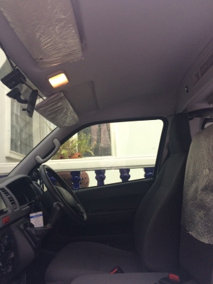 ขายรถตู้ Toyota Hiace หลังคาเตี้ย กลางปี 2012 สภาพเหมือนใหม่