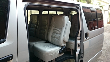 ขายรถตู้ Toyota Hiace หลังคาเตี้ย กลางปี 2012 สภาพเหมือนใหม่