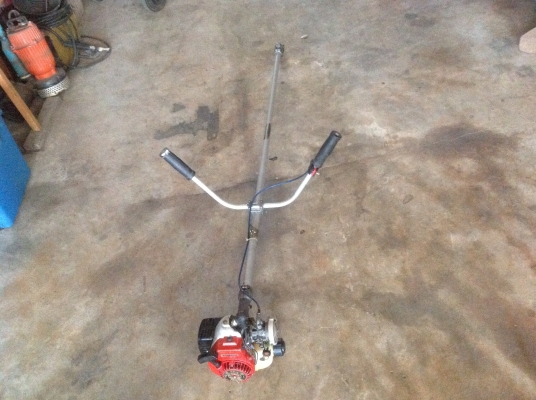 เครื่องตัดหญ้ามือสอง