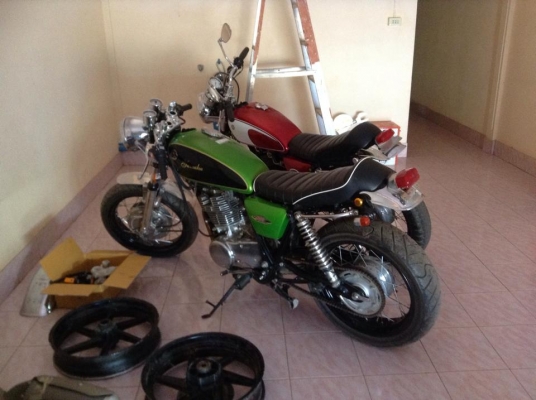 ขายsr400cc สองคันสรรพสามิตรทั้งสอง ขายsr400cc สองคันสรรพสามิตรทั้งสอง