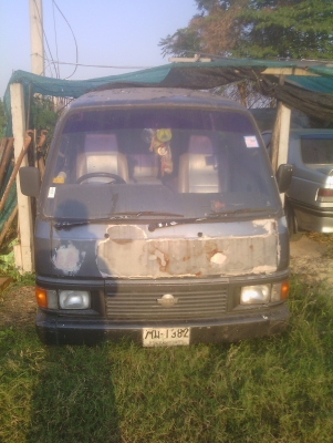 ขายรถตู้ นิสสัน เออร์แวนเครื่อง 2700
