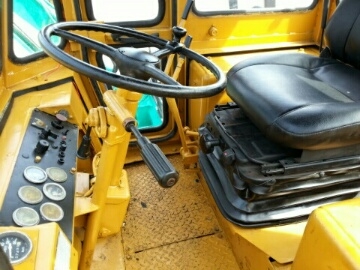 รถตักล้อยาง CAT 920