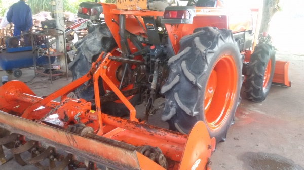 ขายรถไถคูโบต้าL3408พร้อมใช้งานราคาต่อลองได้นะครับ