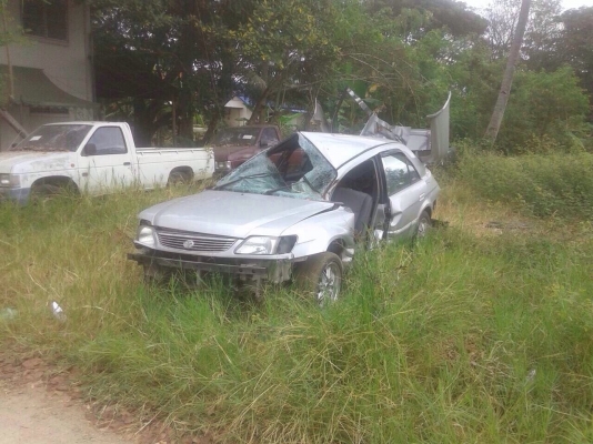 โตโยต้าโซลูน่า ปี02 เครื่อง1500  เกียรออโต้  สีเทา โอนลอยๆๆ หรือเเยกขายเป็นอะไหลทุกส่วนมีหลายทั้งเก๋งเเละกระบะ