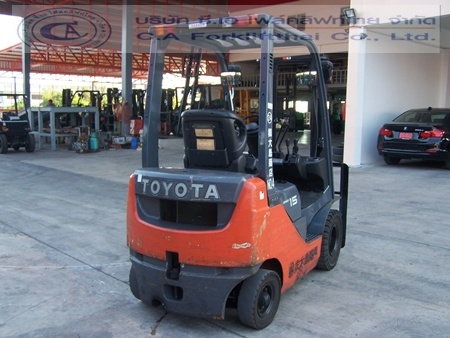 ขายรถ โฟล์คลิฟท์ TOYOTA รุ่น 8-FG15