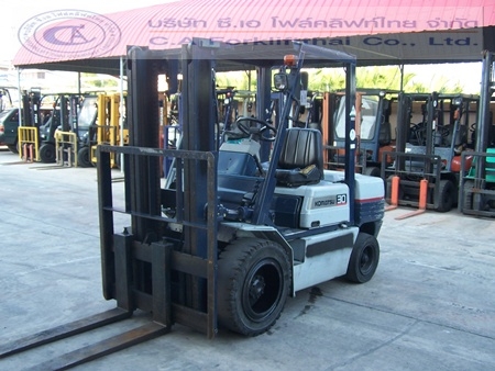 ขาย รถโฟล์คลิฟท์ KOMATSU รุ่น FD30-11