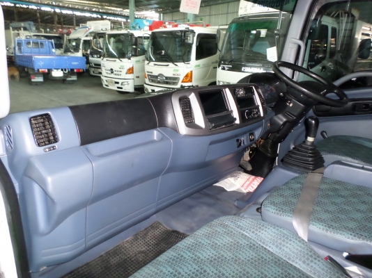 ขาย 6 ล้อ ฮีโน่ 500 ดัมพ์ 3มิตร  175 แรง ยาว 4 ม. ปี 2010 สภาพสวยเดิมเครื่องดี พร้อมใช้งาน ชมก่อนได้ครับ สนใจติดต่อ 081-9425443