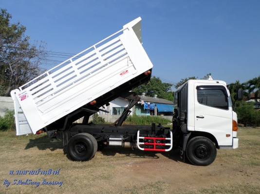 ขาย 6 ล้อ ฮีโน่ 500 ดัมพ์ 3มิตร  175 แรง ยาว 4 ม. ปี 2010 สภาพสวยเดิมเครื่องดี พร้อมใช้งาน ชมก่อนได้ครับ สนใจติดต่อ 081-9425443