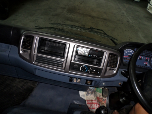 ขาย 6 ล้อ ฮีโน่ 500 ดัมพ์ 3มิตร  175 แรง ยาว 4 ม. ปี 2010 สภาพสวยเดิมเครื่องดี พร้อมใช้งาน ชมก่อนได้ครับ สนใจติดต่อ 081-9425443