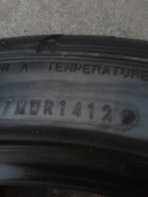 205/45R17 DUNLOP SP-SPORT LM703 มี 2 เส้น ปี 2012 TEL.081-427-3941 205/45R17 DUNLOP SP-SPORT LM703 มี 2 เส้น ปี 2012 TEL.081-427-3941