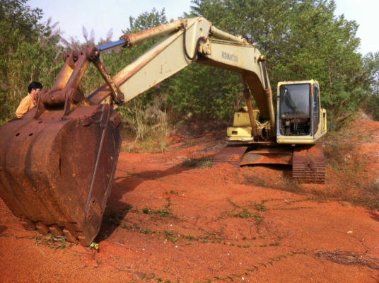 ขายด่วนรถแบคโฮKOMATSU-200-6รถเครืองไมมีปั้มถอดช่อม