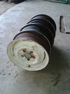 ขายกะทะTOYOTA RN20 RN25 RN10 RN30ล้อเดิมสภาพสวยครับ มี2 ชุดครับ