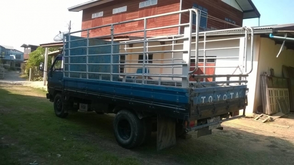 ขาย 6 ล้อ TOYOTA BU87 เครื่อง 115 แรงม้า เกียร์สั้น คอกแปปพร้อมบรรทุก ทะเบียนพร้อมโอน ราคาต่อรองได้ครับ