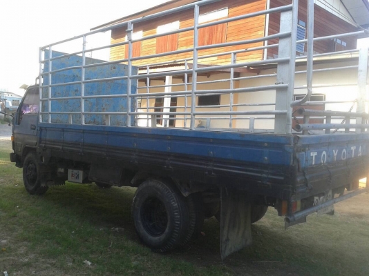ขาย 6 ล้อ TOYOTA BU87 เครื่อง 115 แรงม้า เกียร์สั้น คอกแปปพร้อมบรรทุก ทะเบียนพร้อมโอน ราคาต่อรองได้ครับ