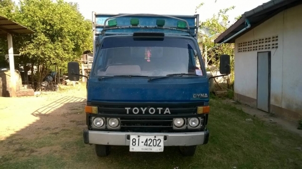 ขาย 6 ล้อ TOYOTA BU87 เครื่อง 115 แรงม้า เกียร์สั้น คอกแปปพร้อมบรรทุก ทะเบียนพร้อมโอน ราคาต่อรองได้ครับ