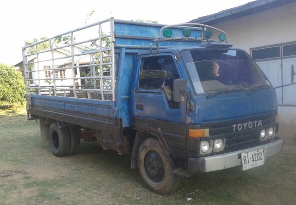 ขาย 6 ล้อ TOYOTA BU87 เครื่อง 115 แรงม้า เกียร์สั้น คอกแปปพร้อมบรรทุก ทะเบียนพร้อมโอน ราคาต่อรองได้ครับ