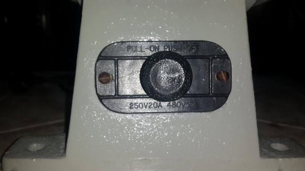 ขายครับขายเครื่องขัดเงา เพลาแหลม สภาพสวย แน่น นิ่ม เงียบ 3500 บาท 0814583376 เอกปทุมครับ